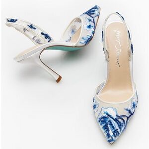 Betsey Johnson Slingback pumps